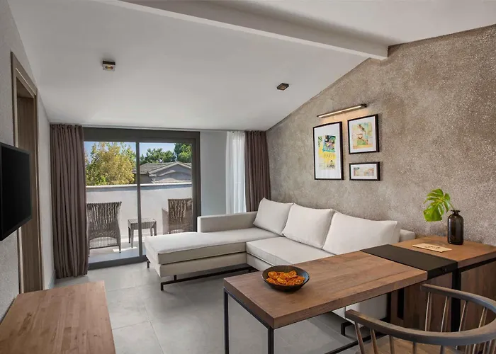 Club Marvy Resort 5*